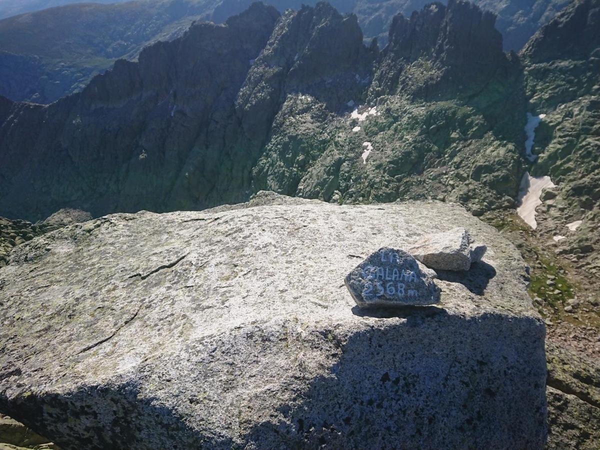 Cara Norte De Gredos Hoyos del Espino Exteriör bild